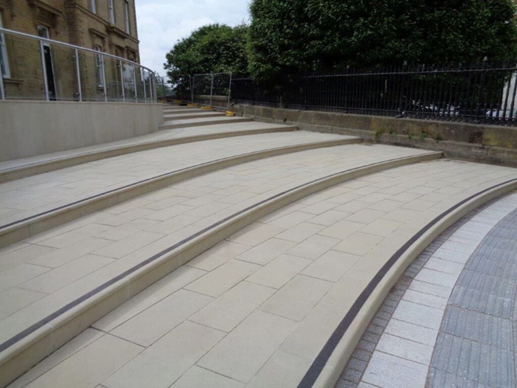 Public area paved with Flowpoint